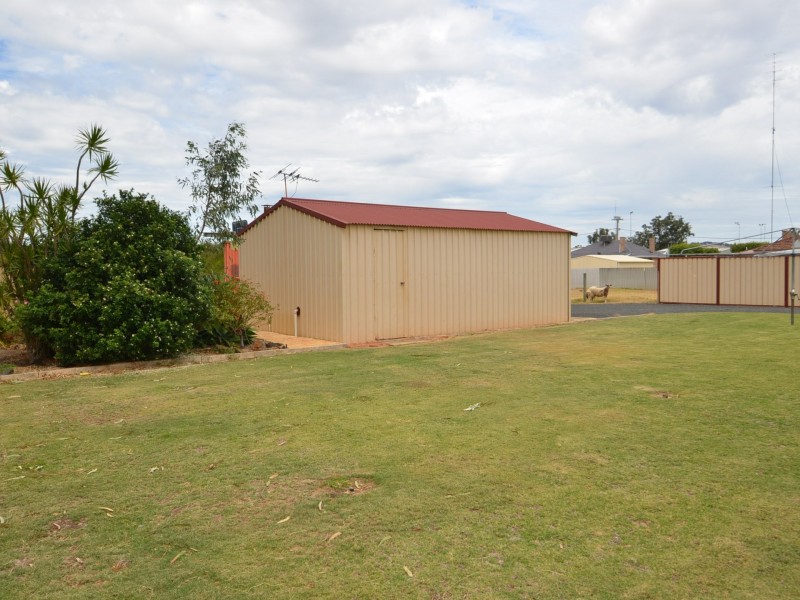 48 Third Street, Harvey WA 6220