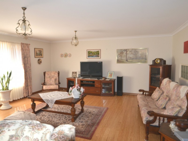 3 Baker Street, Harvey WA 6220