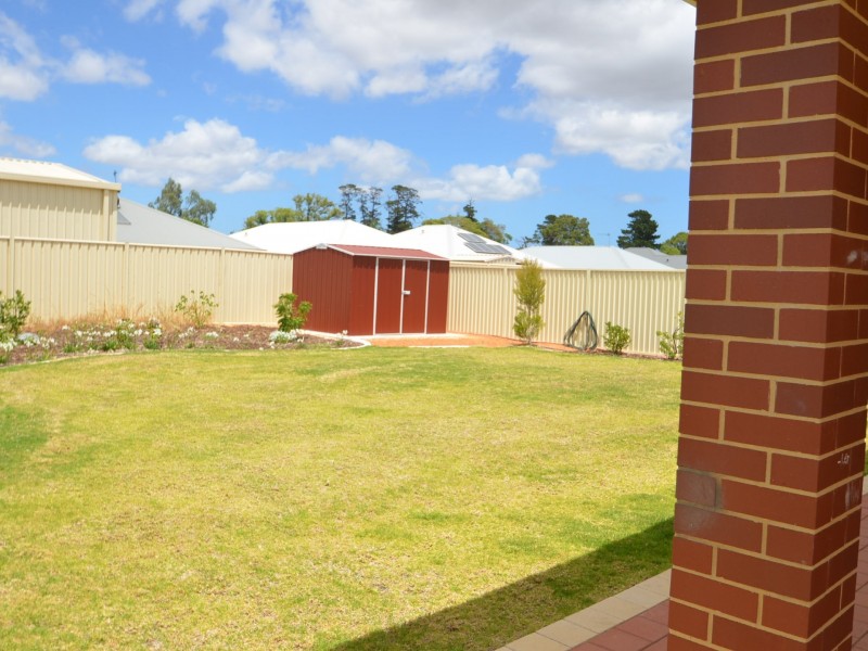 16 Raneri Avenue, Harvey WA 6220