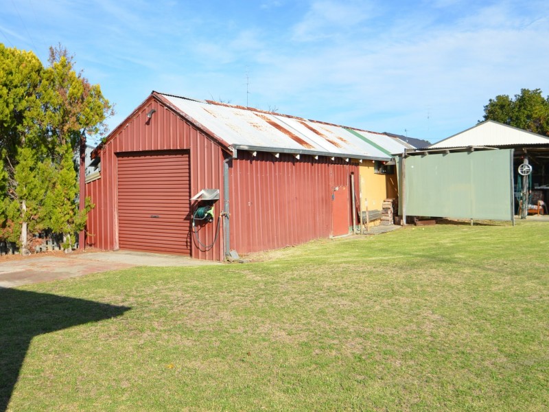 123 Uduc Road, Harvey WA 6220