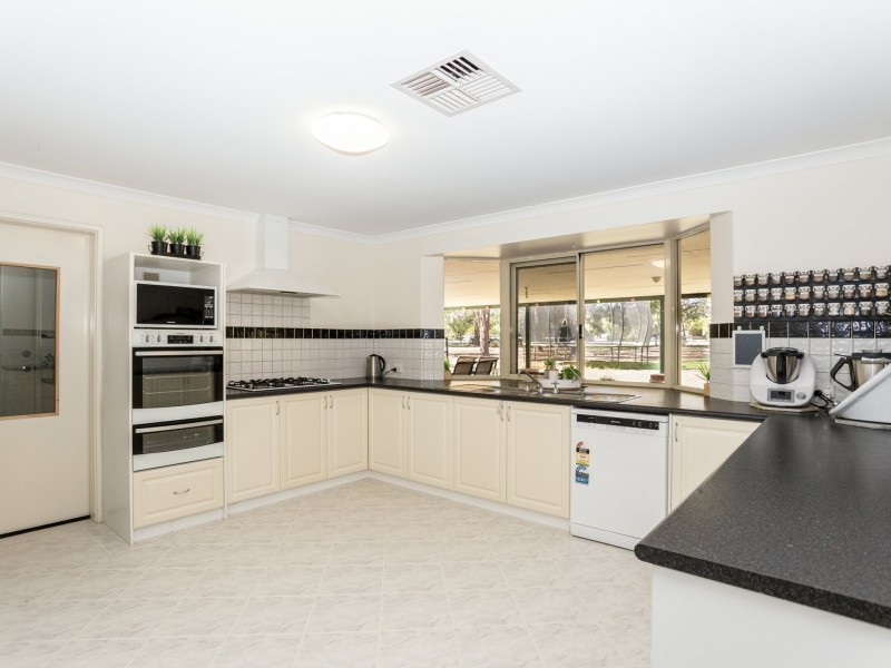 6 Kookaburra Close, Myalup WA 6220
