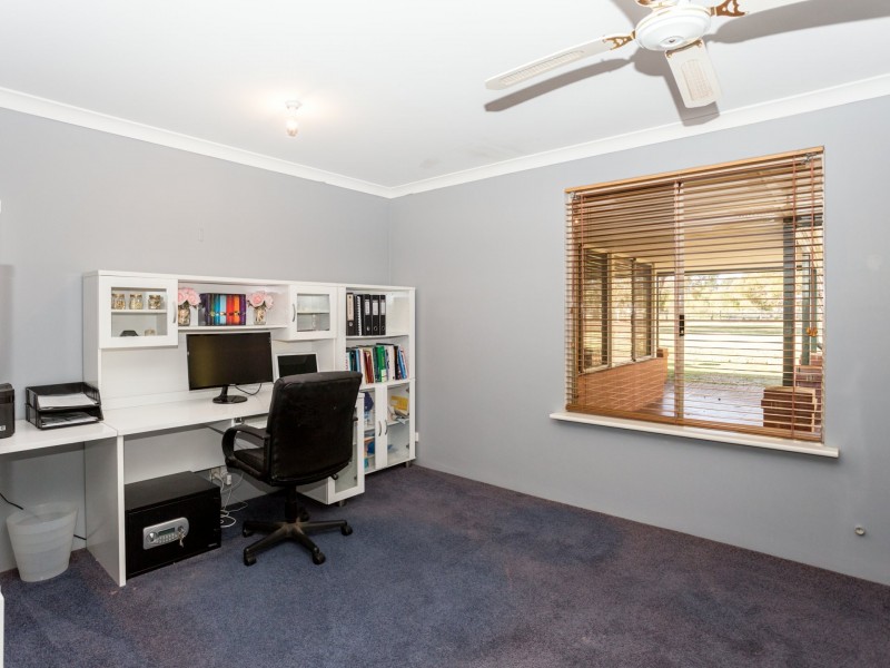 6 Kookaburra Close, Myalup WA 6220
