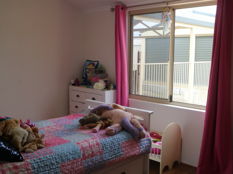 10 Raneri Avenue, Harvey WA 6220