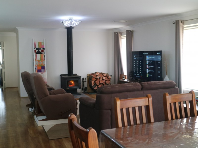 10 Raneri Avenue, Harvey WA 6220