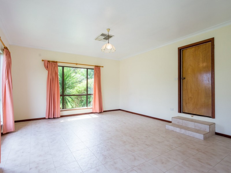 13 Hackett Road, Harvey WA 6220