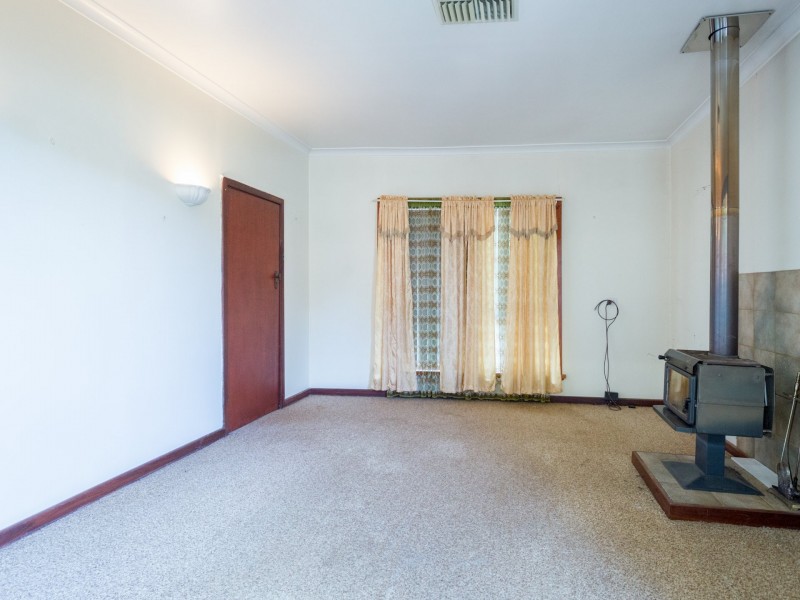 13 Hackett Road, Harvey WA 6220