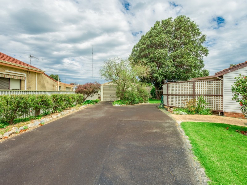 13 Hackett Road, Harvey WA 6220