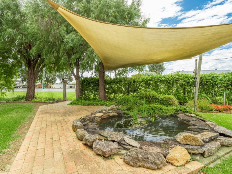 13 Hackett Road, Harvey WA 6220