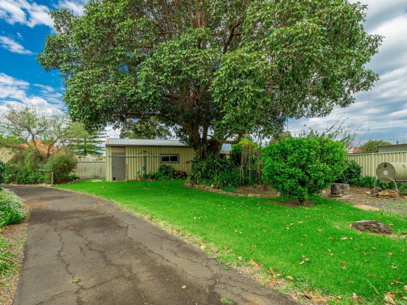 13 Hackett Road, Harvey WA 6220