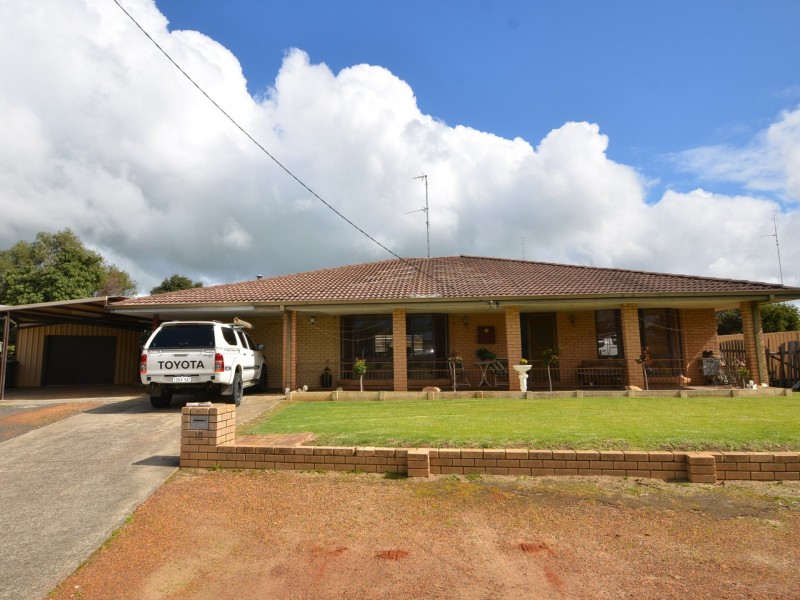 12 Lyons Way, Harvey WA 6220