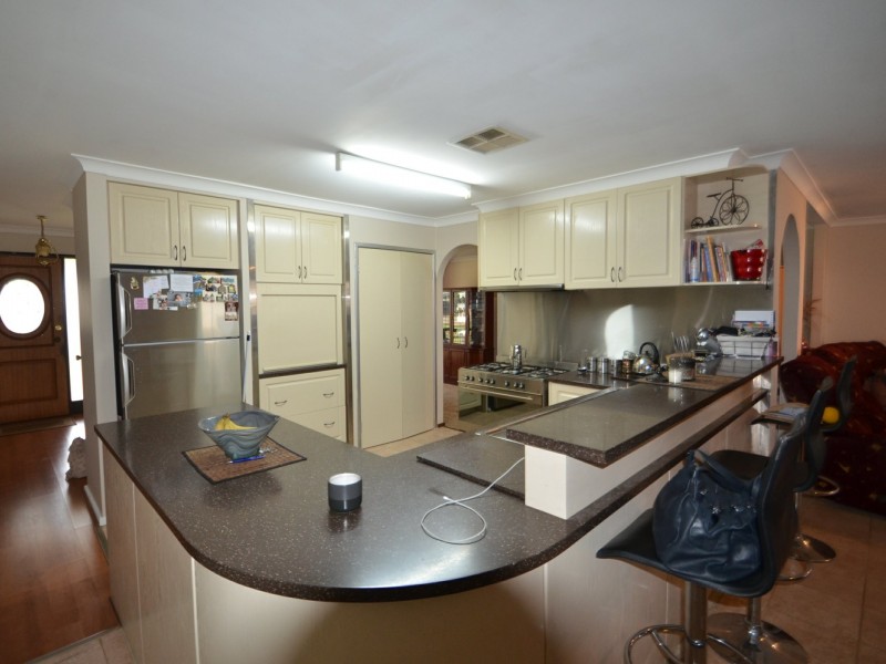 12 Lyons Way, Harvey WA 6220