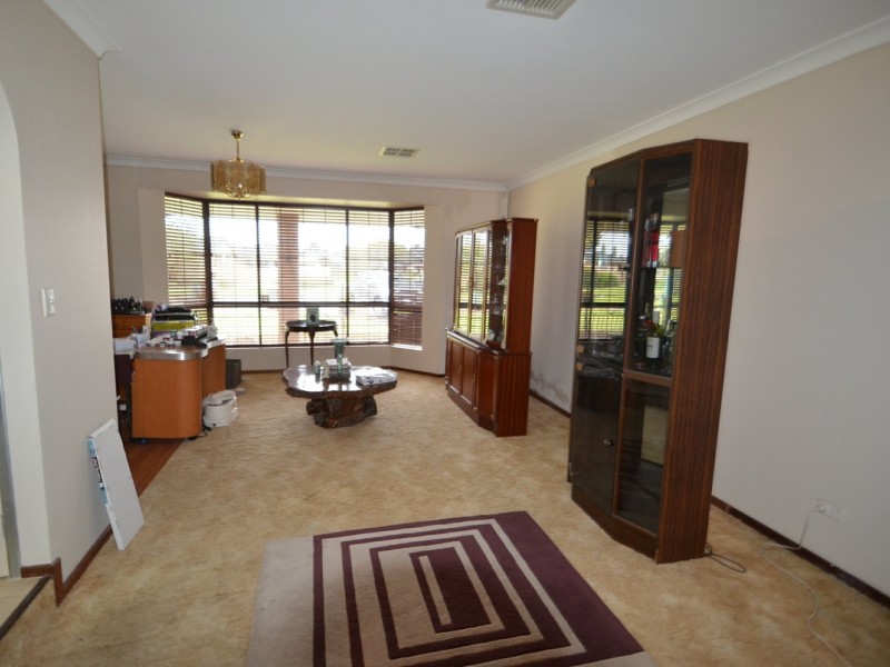 12 Lyons Way, Harvey WA 6220