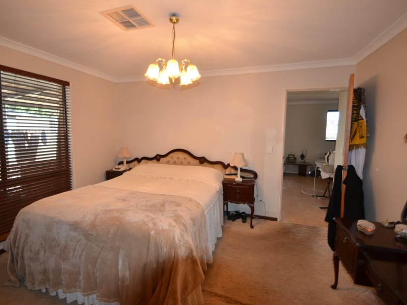 12 Lyons Way, Harvey WA 6220