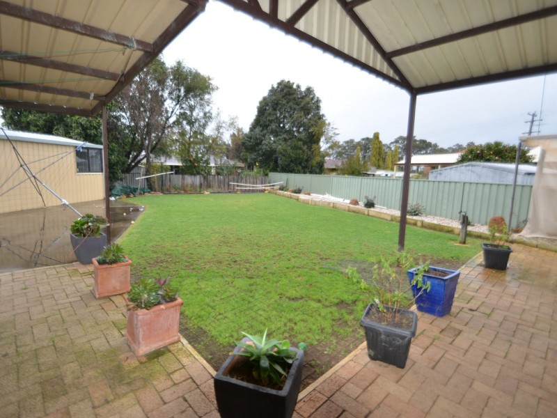 12 Lyons Way, Harvey WA 6220