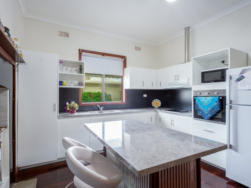 15 Newell Street, Harvey WA 6220