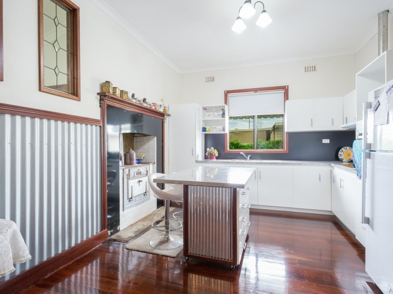 15 Newell Street, Harvey WA 6220