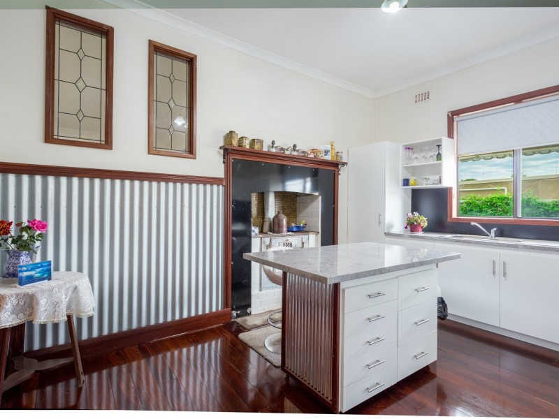 15 Newell Street, Harvey WA 6220