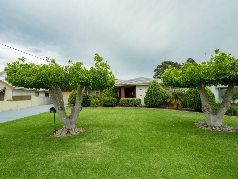 4 Grieves Street, Harvey WA 6220