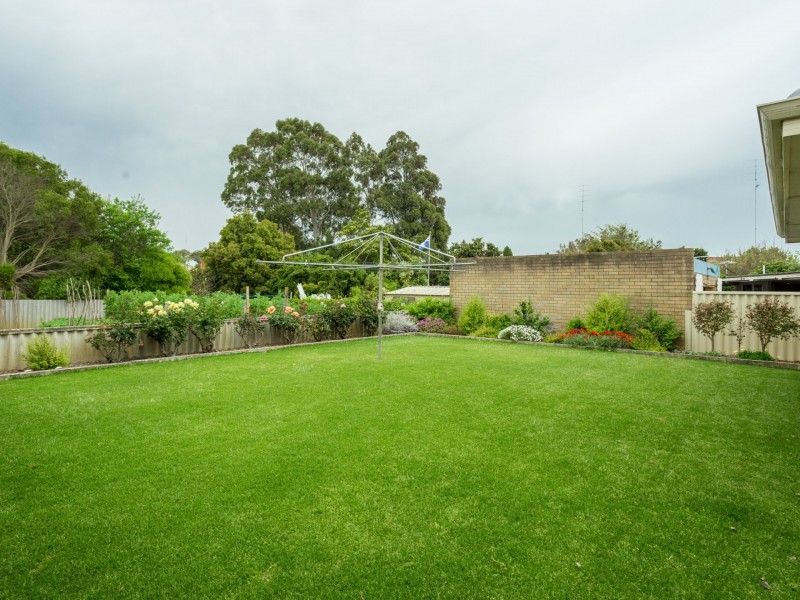 4 Grieves Street, Harvey WA 6220