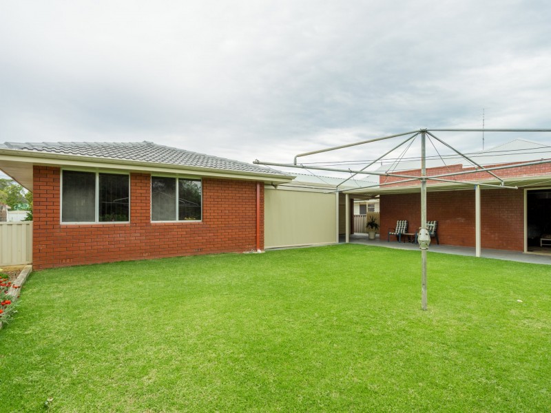 4 Grieves Street, Harvey WA 6220