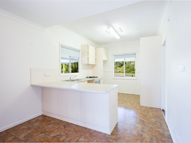 16 Palmer Street, Harvey WA 6220