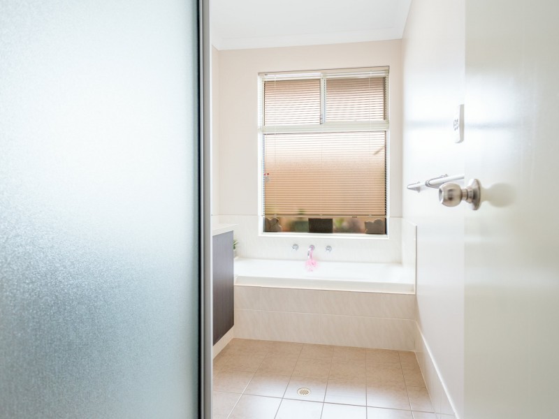 6 Jacobs Drive, Harvey WA 6220