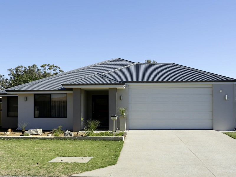 19 Minella Road, Harvey WA 6220