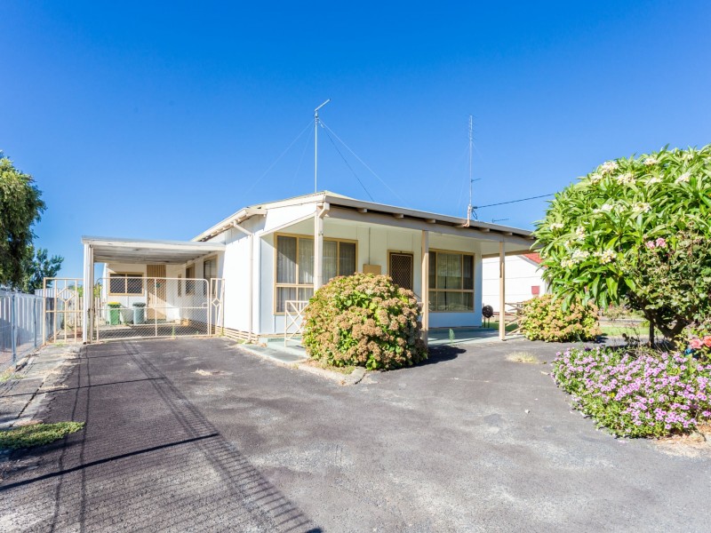 16 Roy Street, Harvey WA 6220