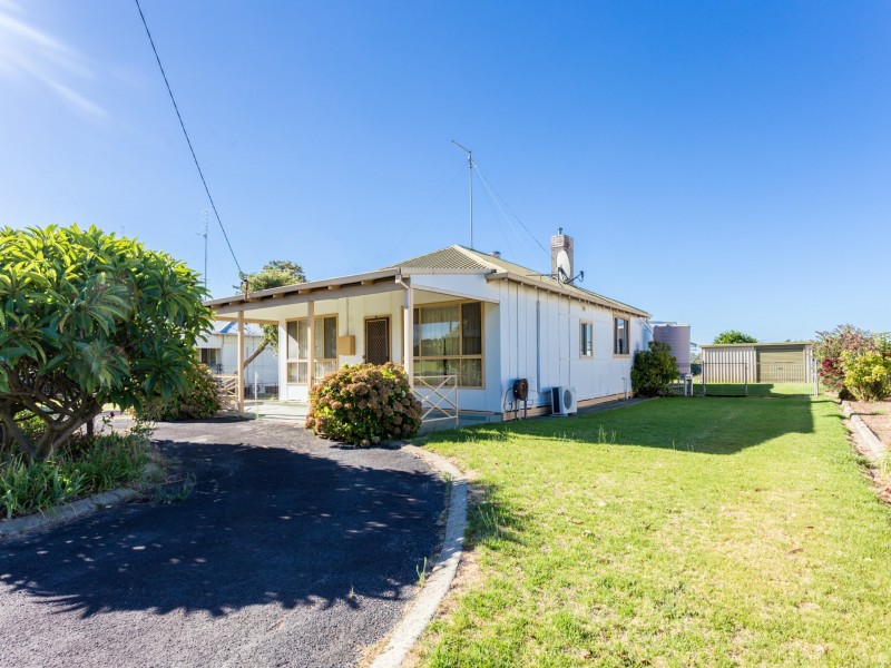 16 Roy Street, Harvey WA 6220