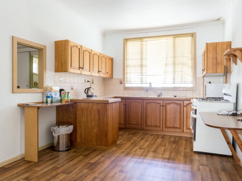 16 Roy Street, Harvey WA 6220