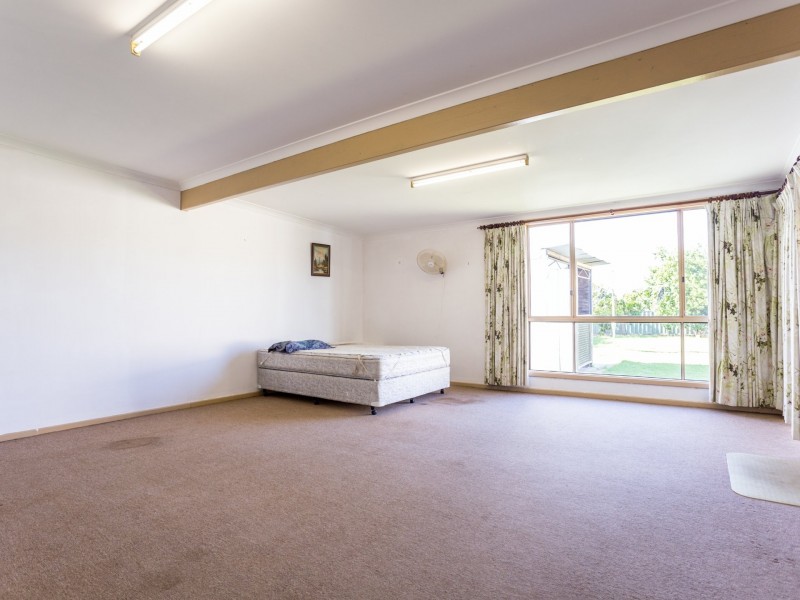 16 Roy Street, Harvey WA 6220