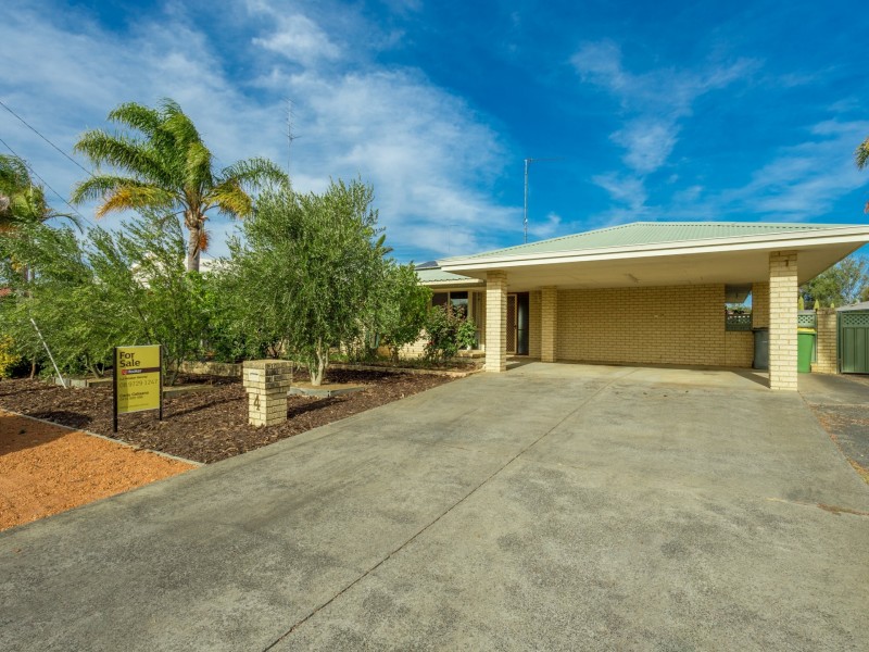 4 Young Street, Harvey WA 6220