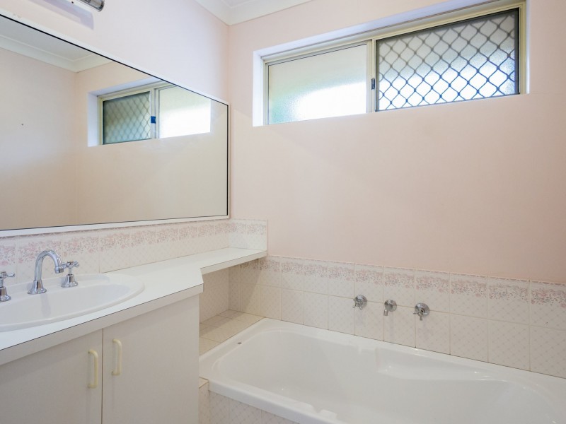 4 Young Street, Harvey WA 6220