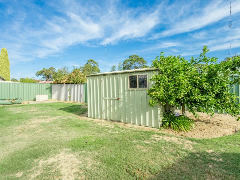 4 Young Street, Harvey WA 6220
