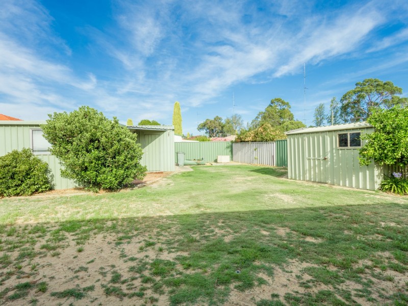 4 Young Street, Harvey WA 6220