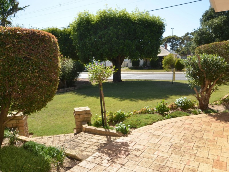 13 Third Street, Harvey WA 6220