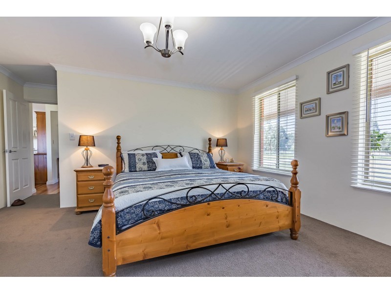 64 Thornton Drive, Uduc WA 6220