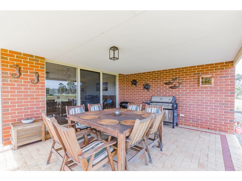 64 Thornton Drive, Uduc WA 6220