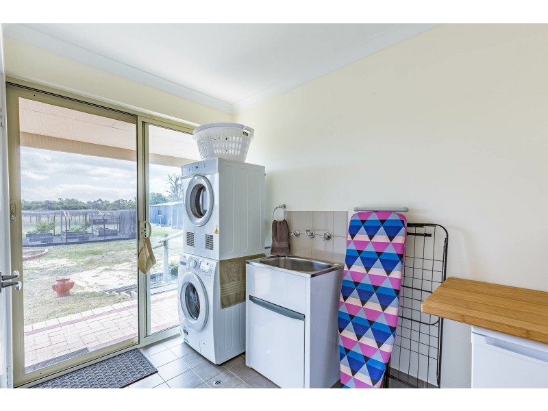 64 Thornton Drive, Uduc WA 6220