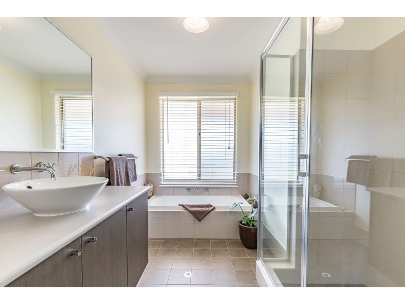 64 Thornton Drive, Uduc WA 6220