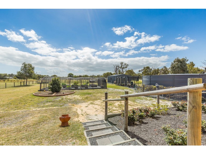 64 Thornton Drive, Uduc WA 6220