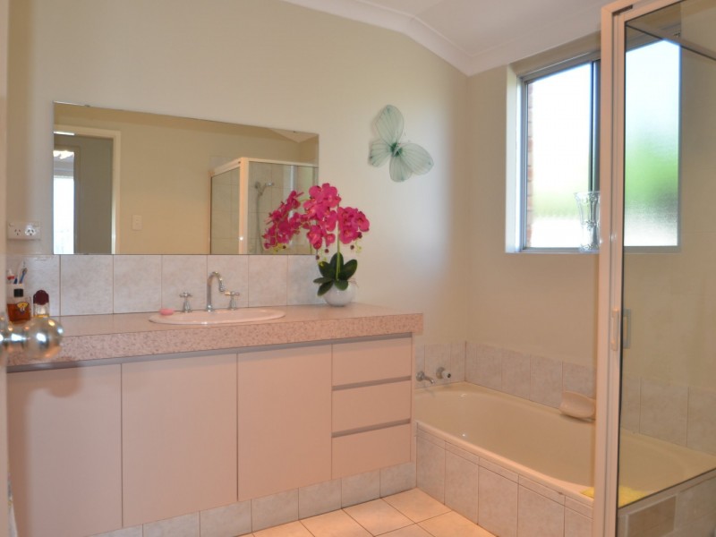 4 Kealy Street, Harvey WA 6220