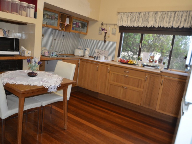 11 Grieves Street, Harvey WA 6220