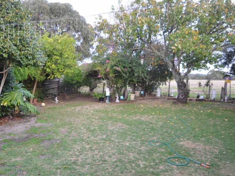 11 Grieves Street, Harvey WA 6220