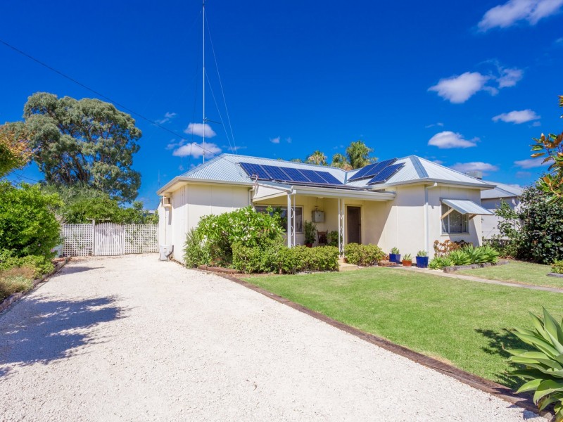 10 Third Street, Harvey WA 6220