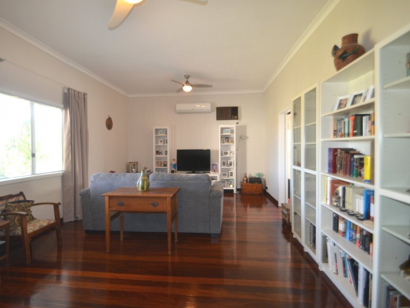 10 Third Street, Harvey WA 6220