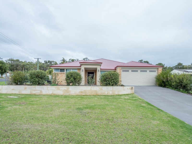 2 Greenfields Road, Harvey WA 6220