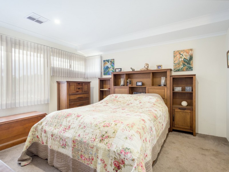 2 Greenfields Road, Harvey WA 6220