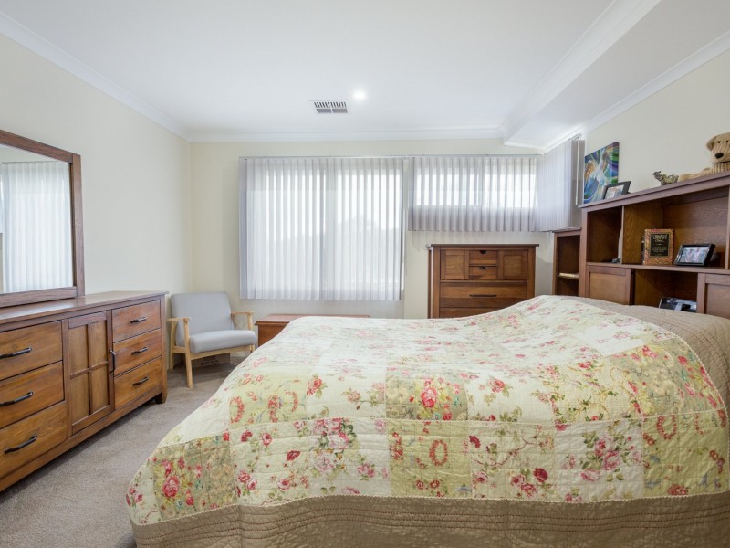 2 Greenfields Road, Harvey WA 6220