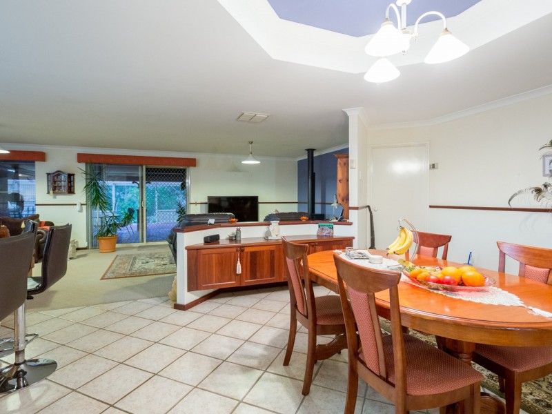 33 Logue Road, Harvey WA 6220